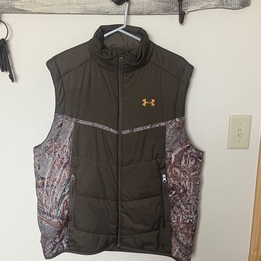 Men’s Under Armour Olive and Camo Vest